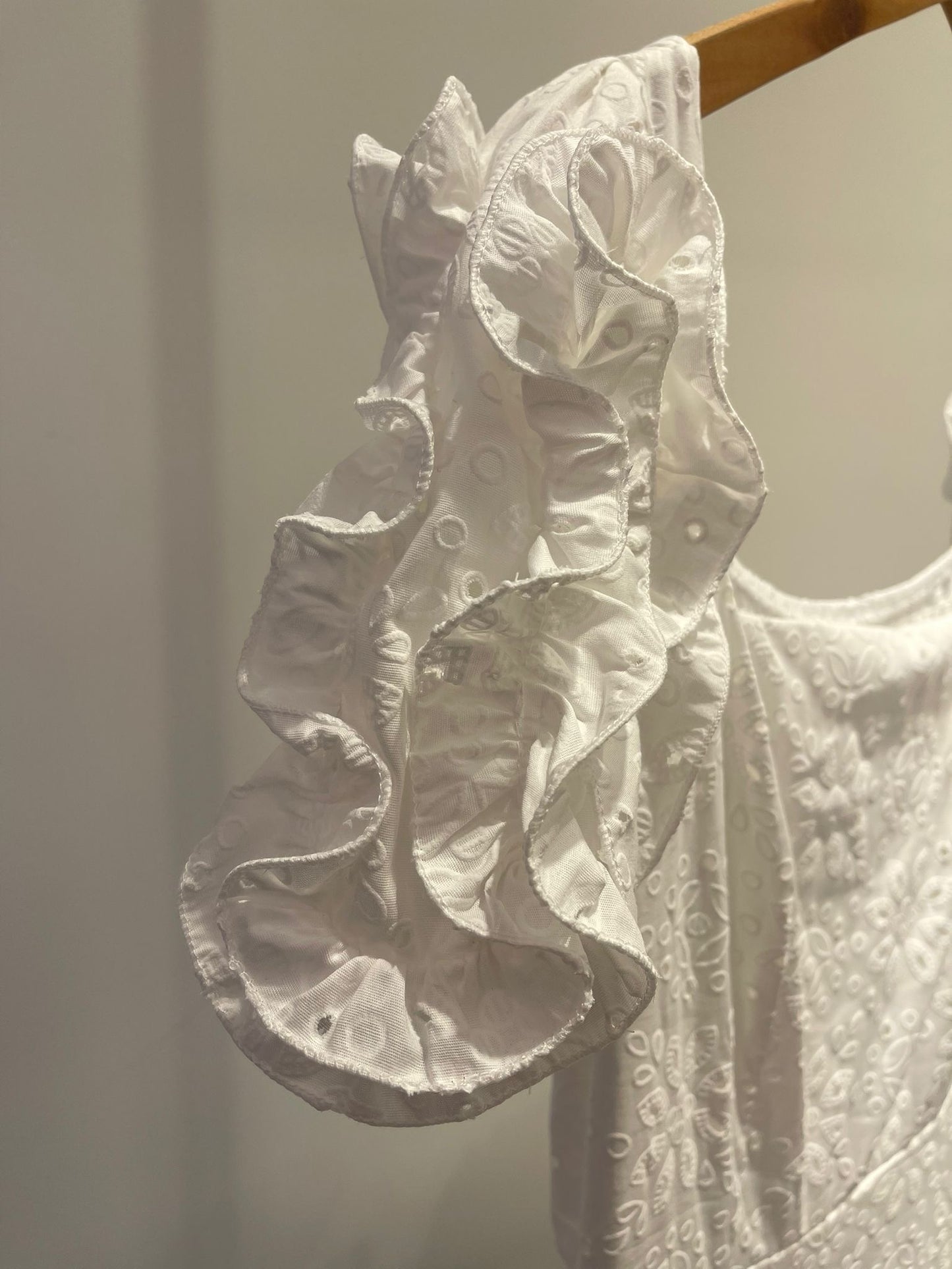 VESTIDO BLANCO MANGA VOLUMEN
