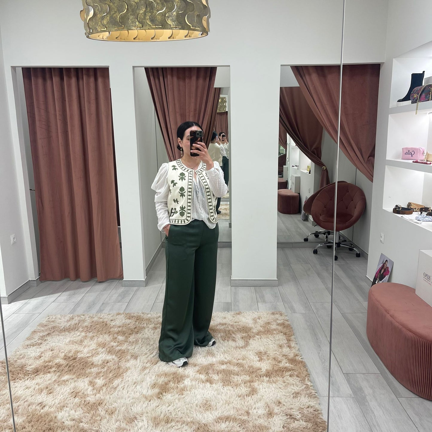 CHALECO BEIGE BORDADO