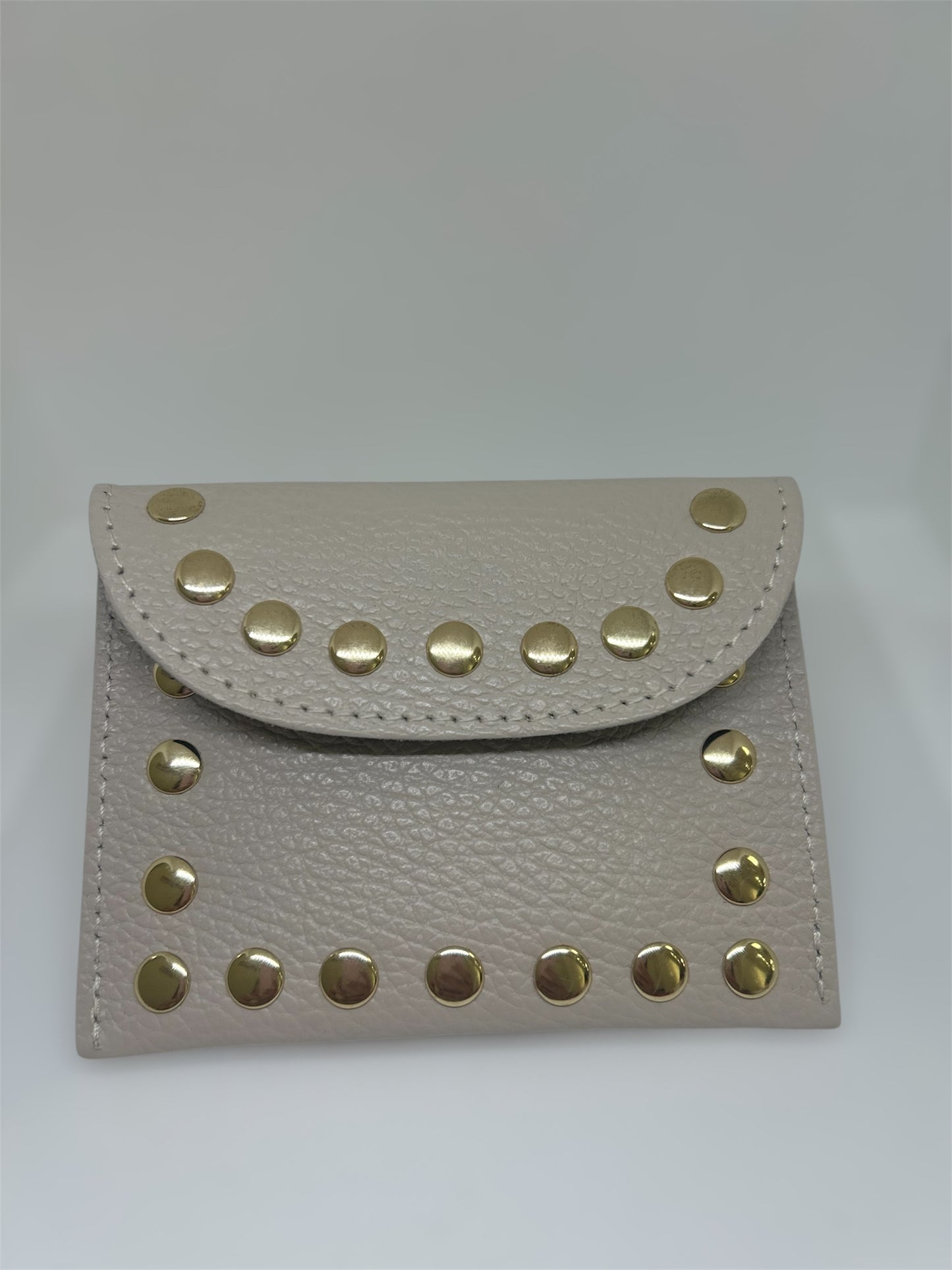 MONEDERO TACHUELAS BEIGE