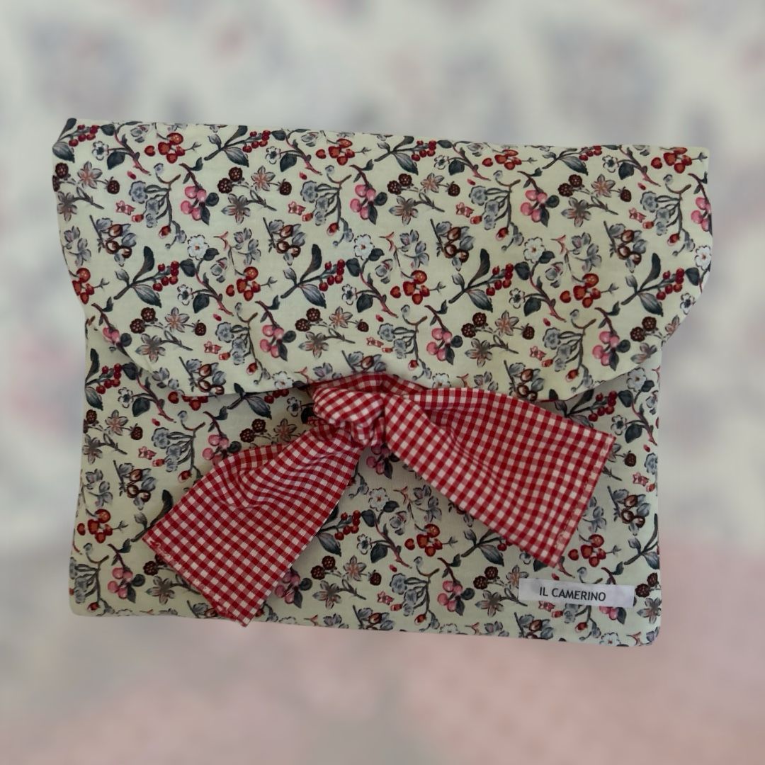 FUNDA TABLET, LIBROS. CUADRO Y FLORES