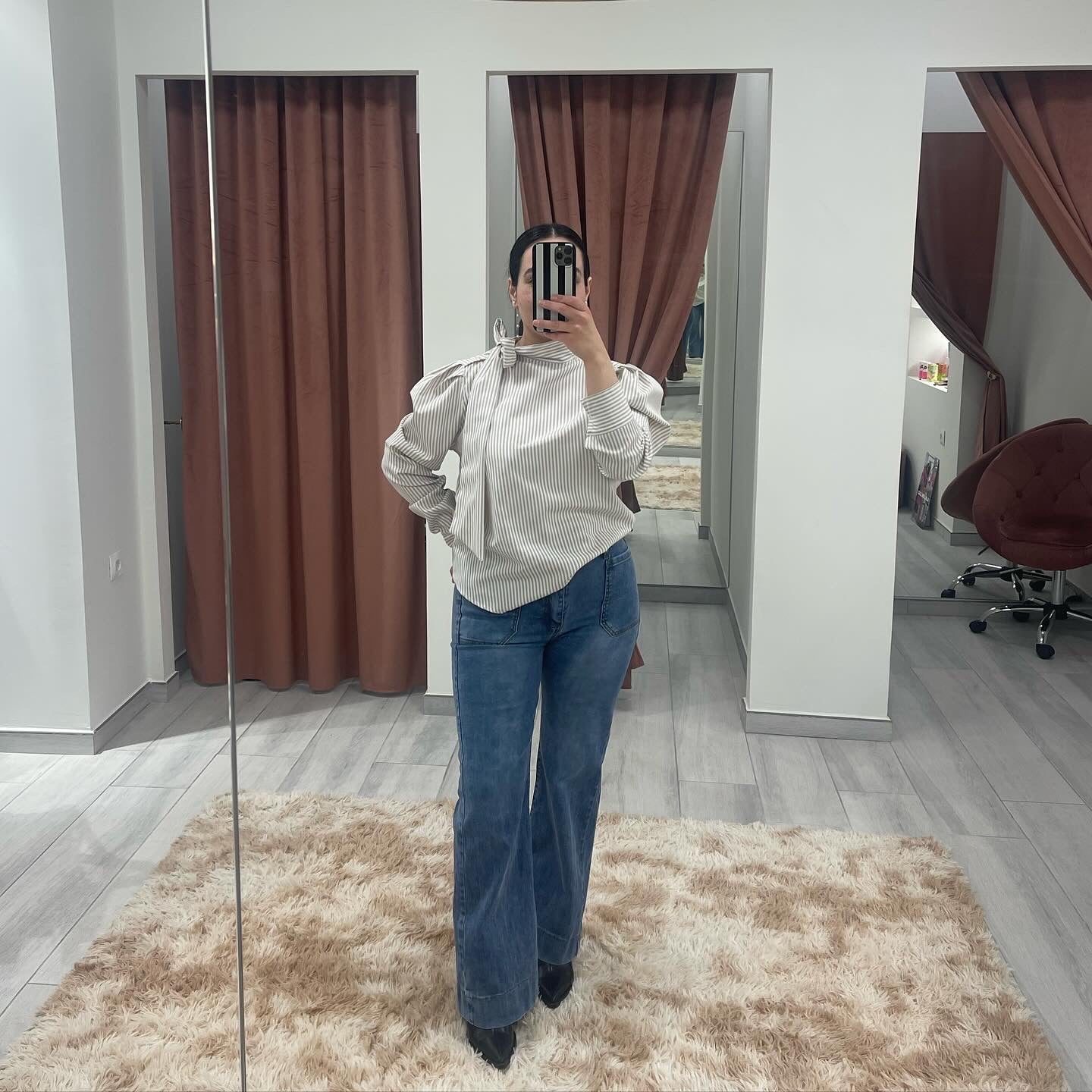 BLUSA RAYAS BEIGE Y BLANCO CUELLO LAZO