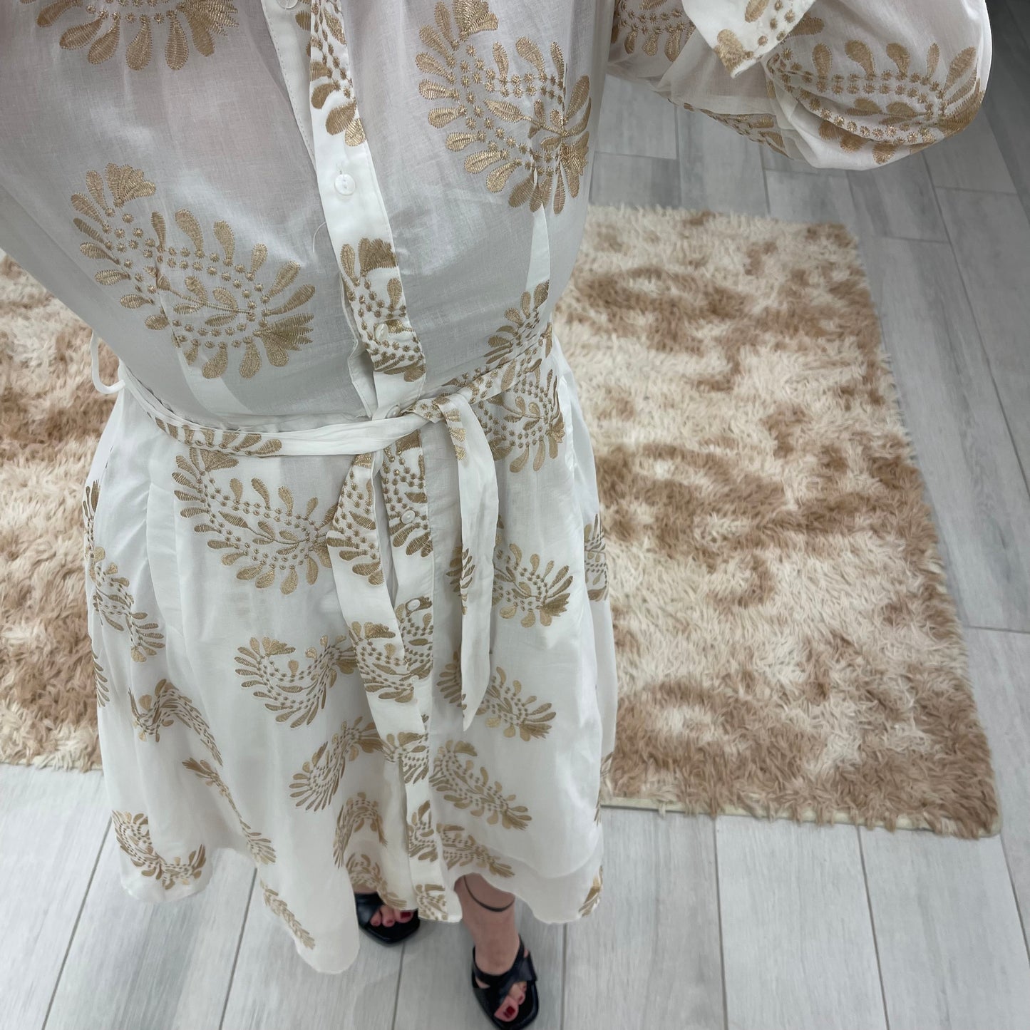 VESTIDO CAMISERO BORDADOS ORO