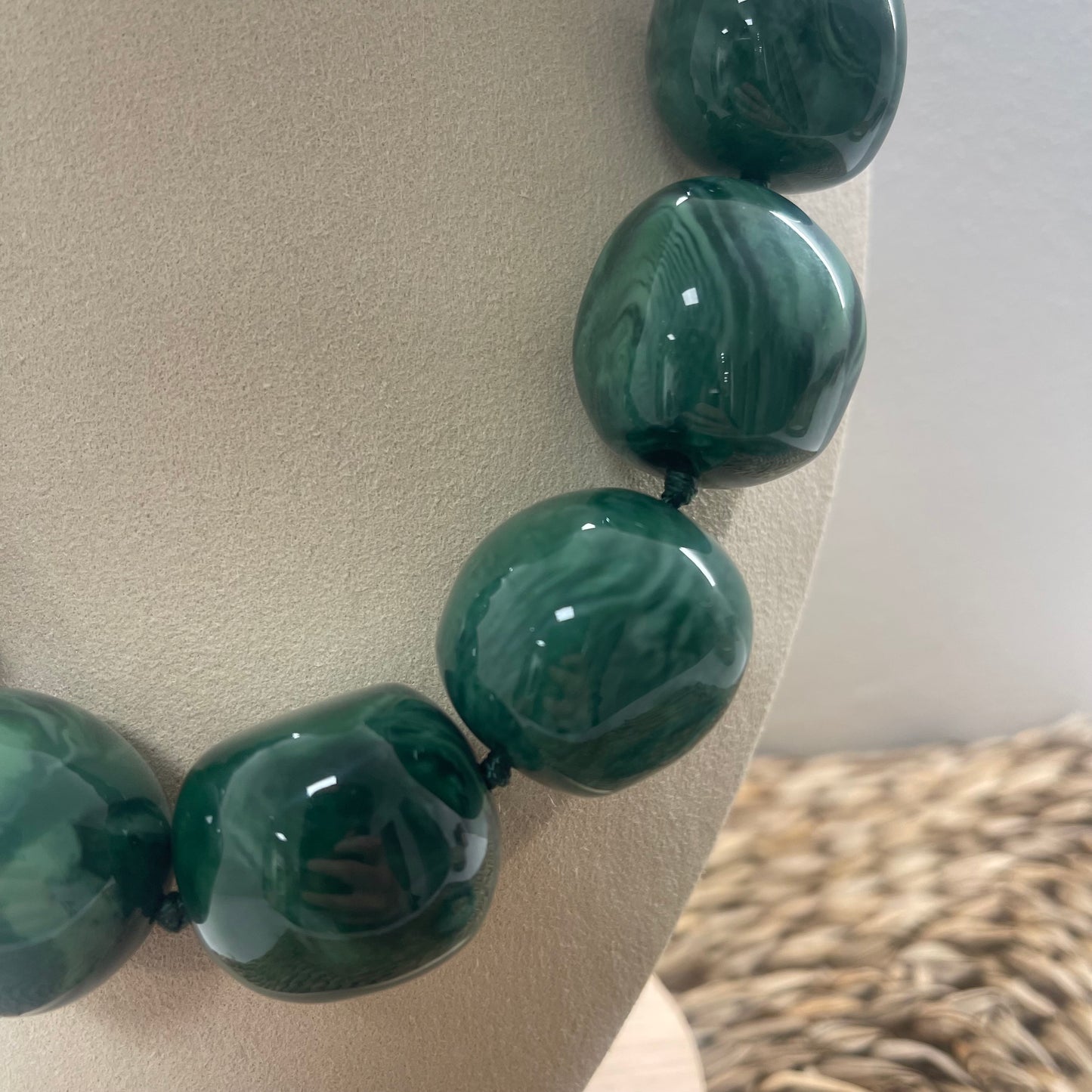 COLLAR BOLAS VERDE