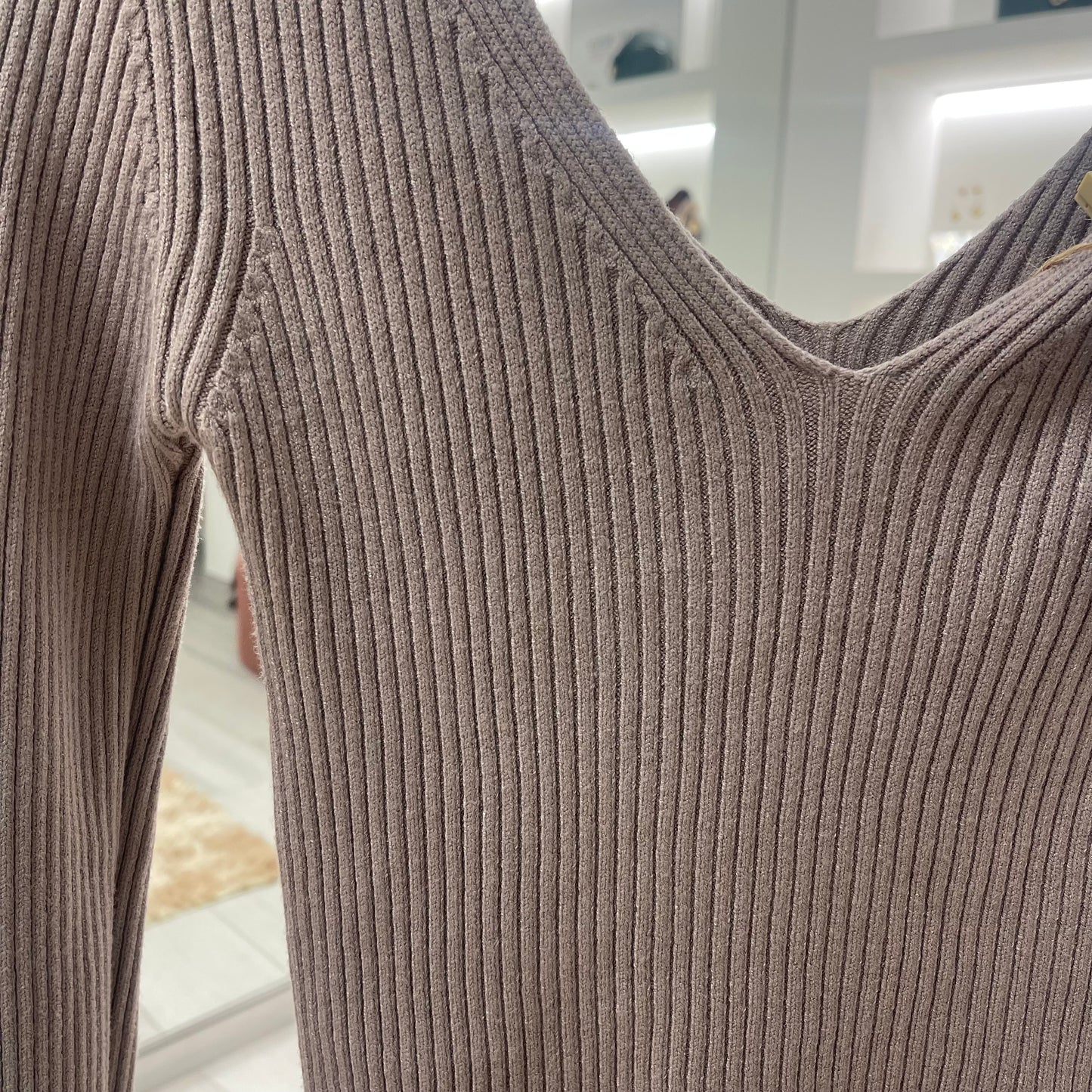 TOP PUNTO BEIGE OSCURO