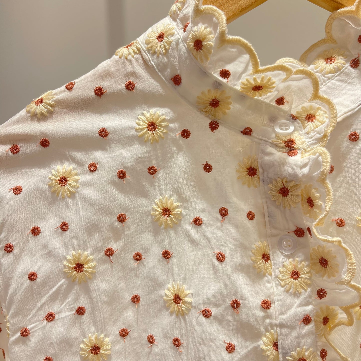 BLUSA BORDADA FLORES TONOS NARANJAS