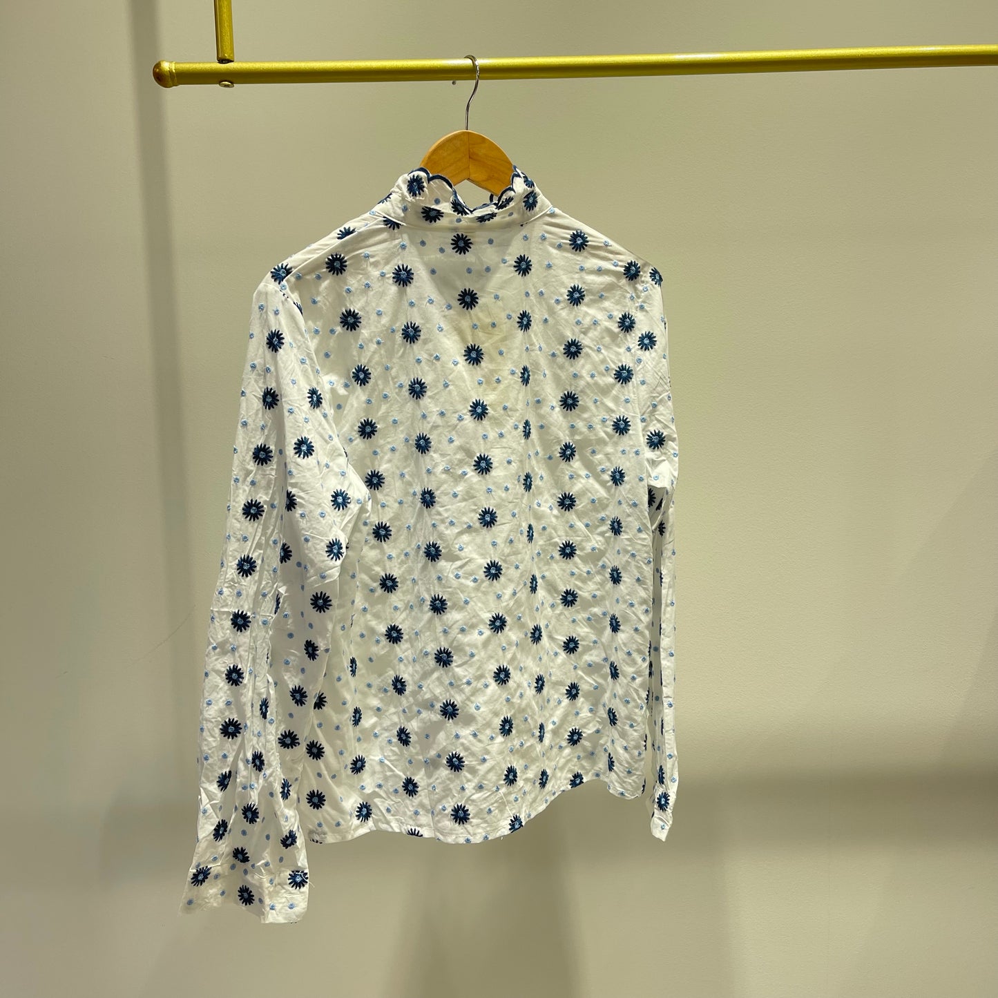 BLUSA BORDADA FLORES TONOS AZULES