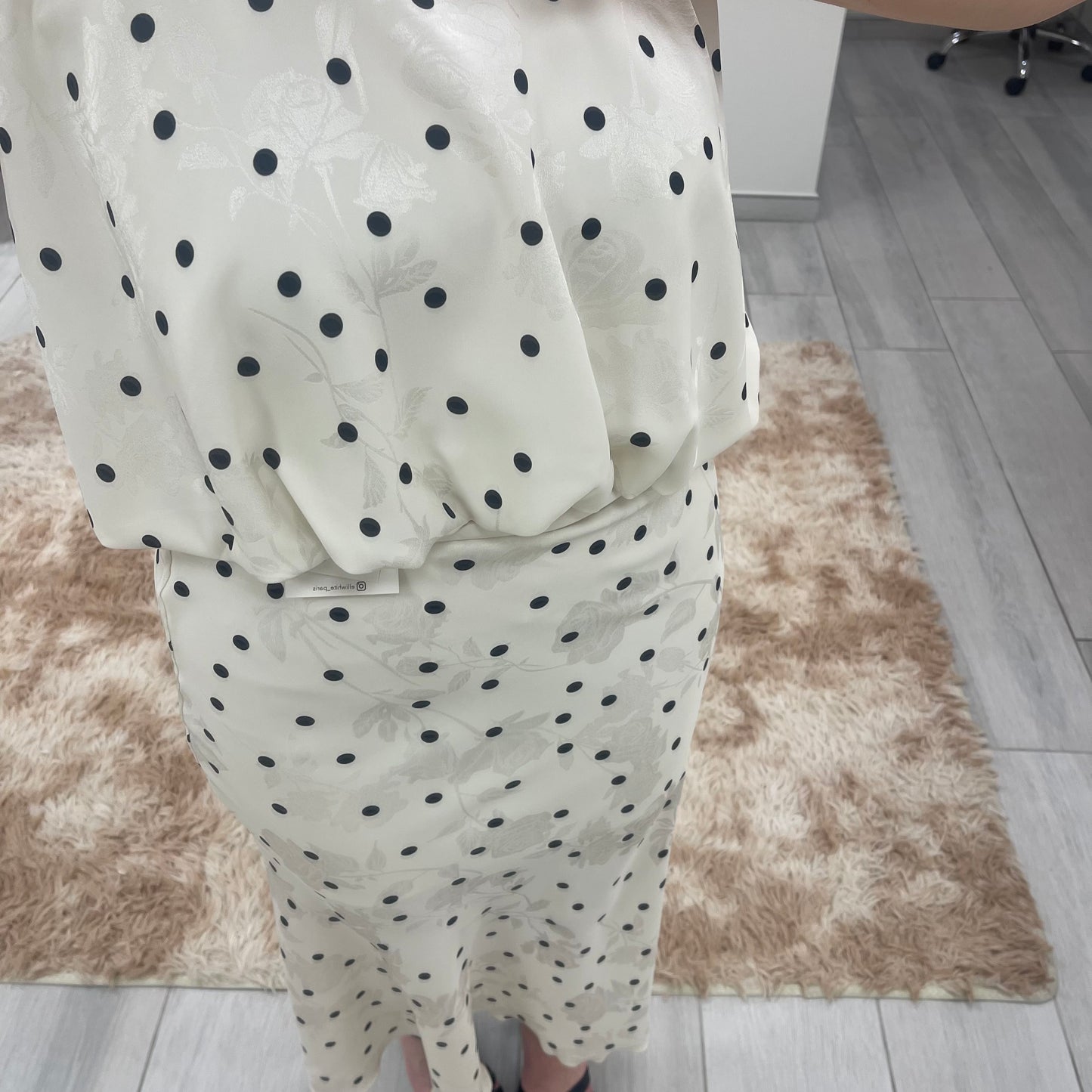 BLUSA SATINADA ESTAMPADA LAZO ESPALDA