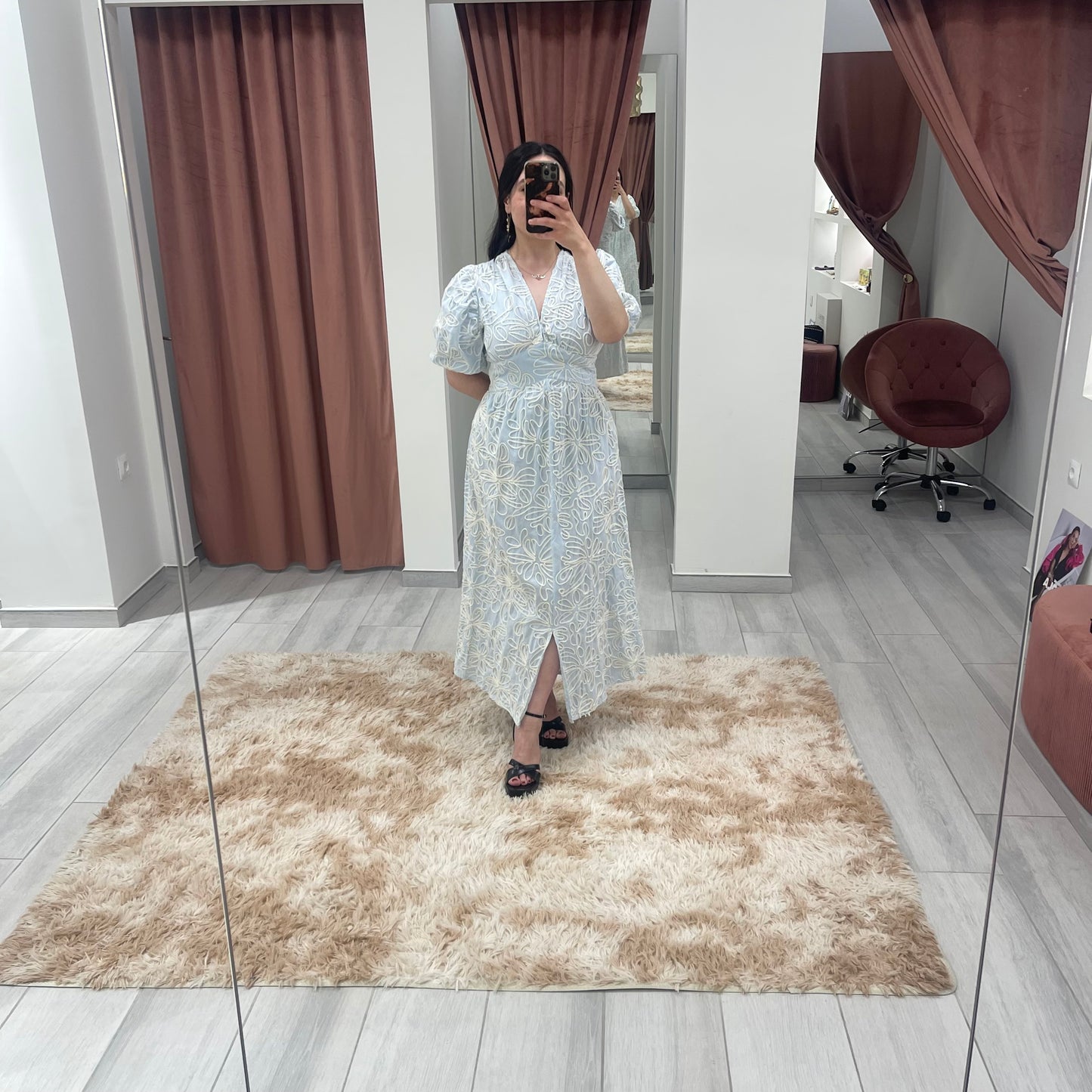 VESTIDO AZUL DETALLES BEIGE