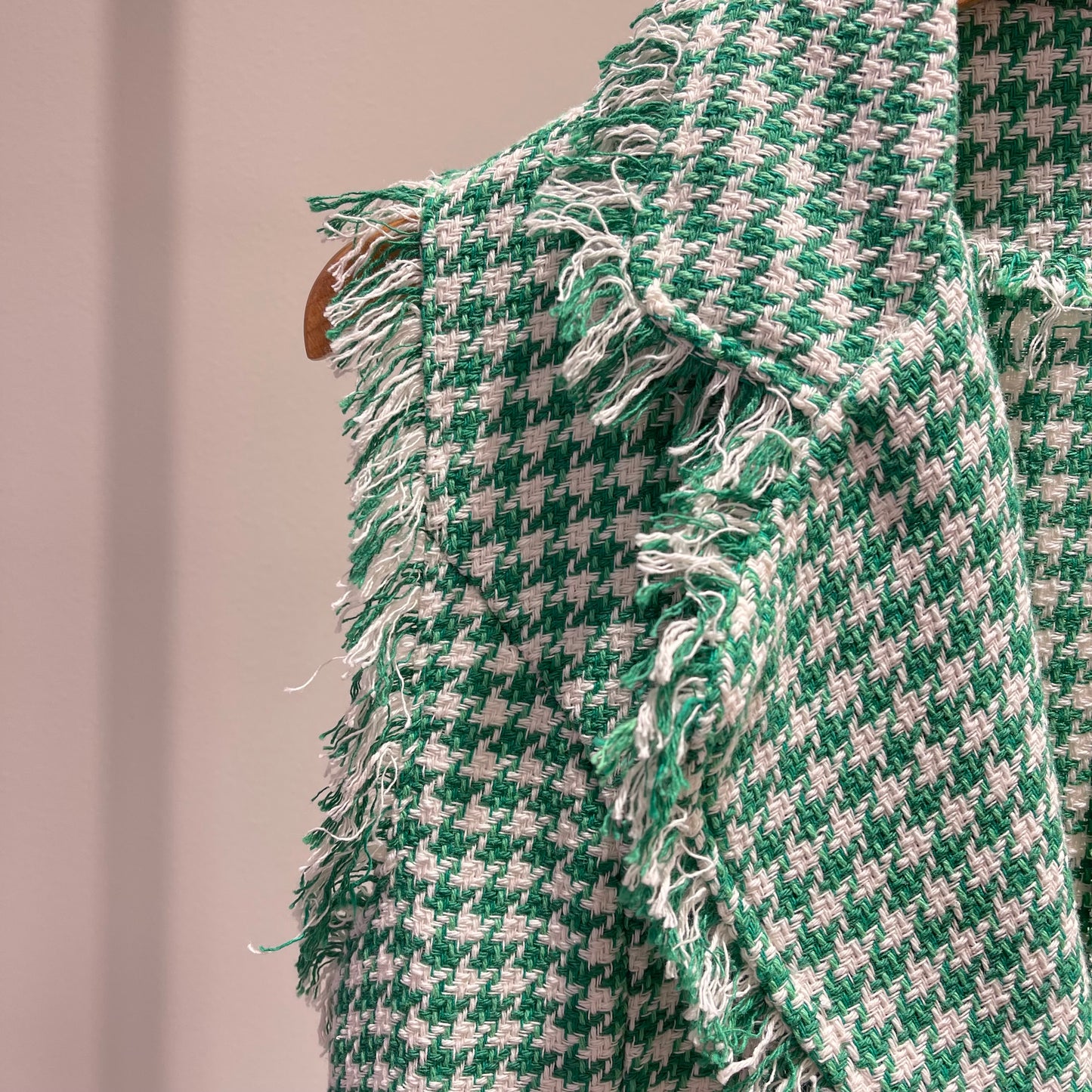 CHALECO TWEED VERDE Y BLANCO