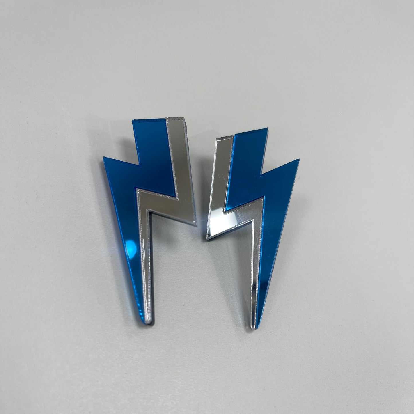 PENDIENTES RAYO AZUL Y PLATA