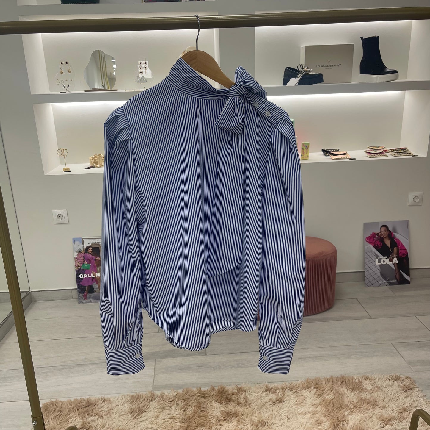 BLUSA RAYAS AZUL Y BLANCO CUELLO LAZO