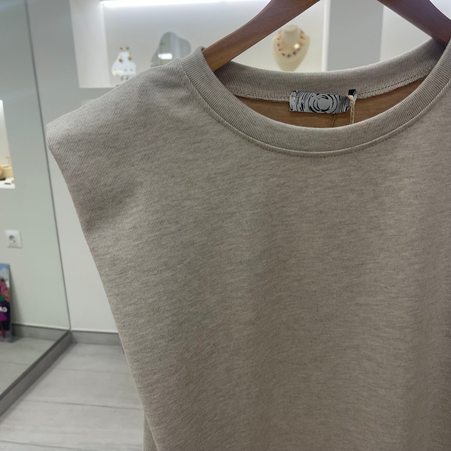 VESTIDO LARGO BEIGE HOMBRERA