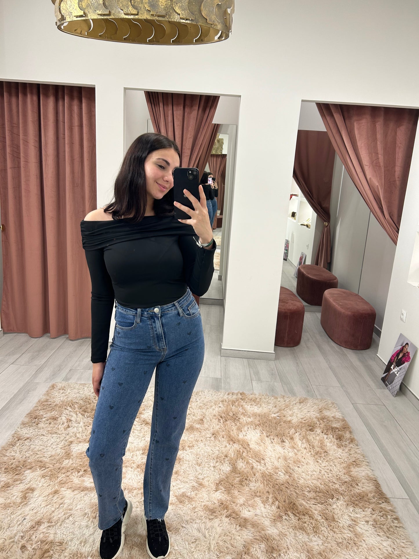 PANTALÓN VAQUERO CORAZONES NEGROS