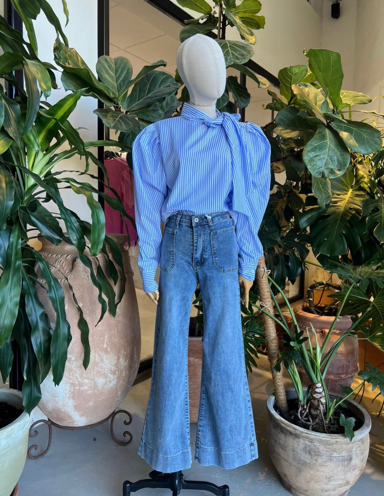 BLUSA RAYAS AZUL Y BLANCO CUELLO LAZO