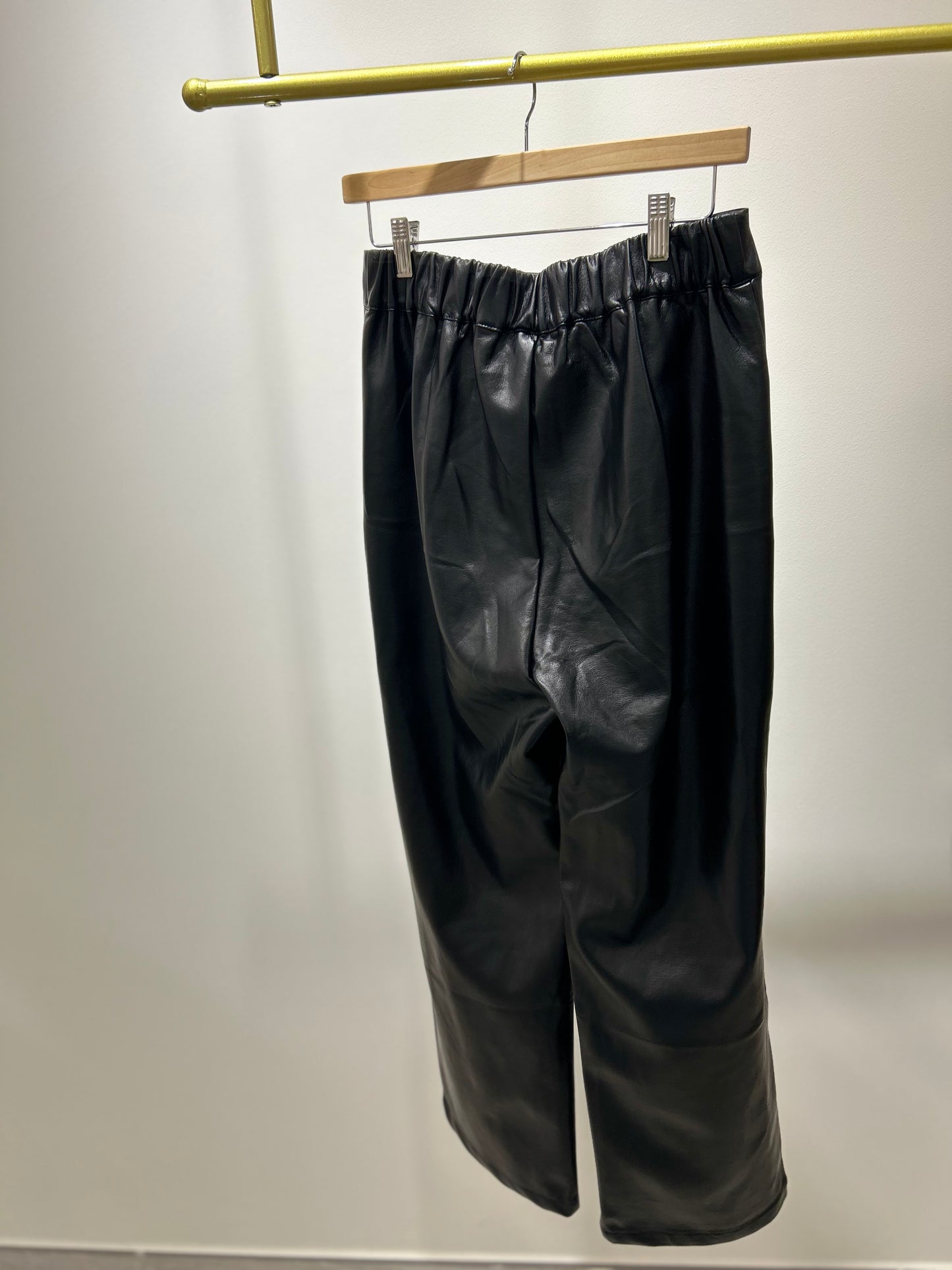PANTALÓN POLIPIEL NEGRO