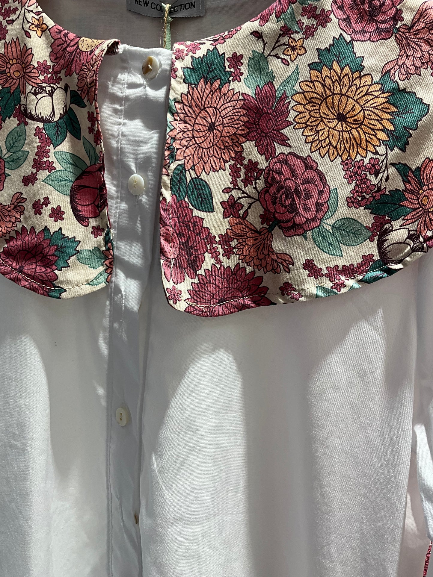CAMISA BLANCA CUELLO ESTAMPADO