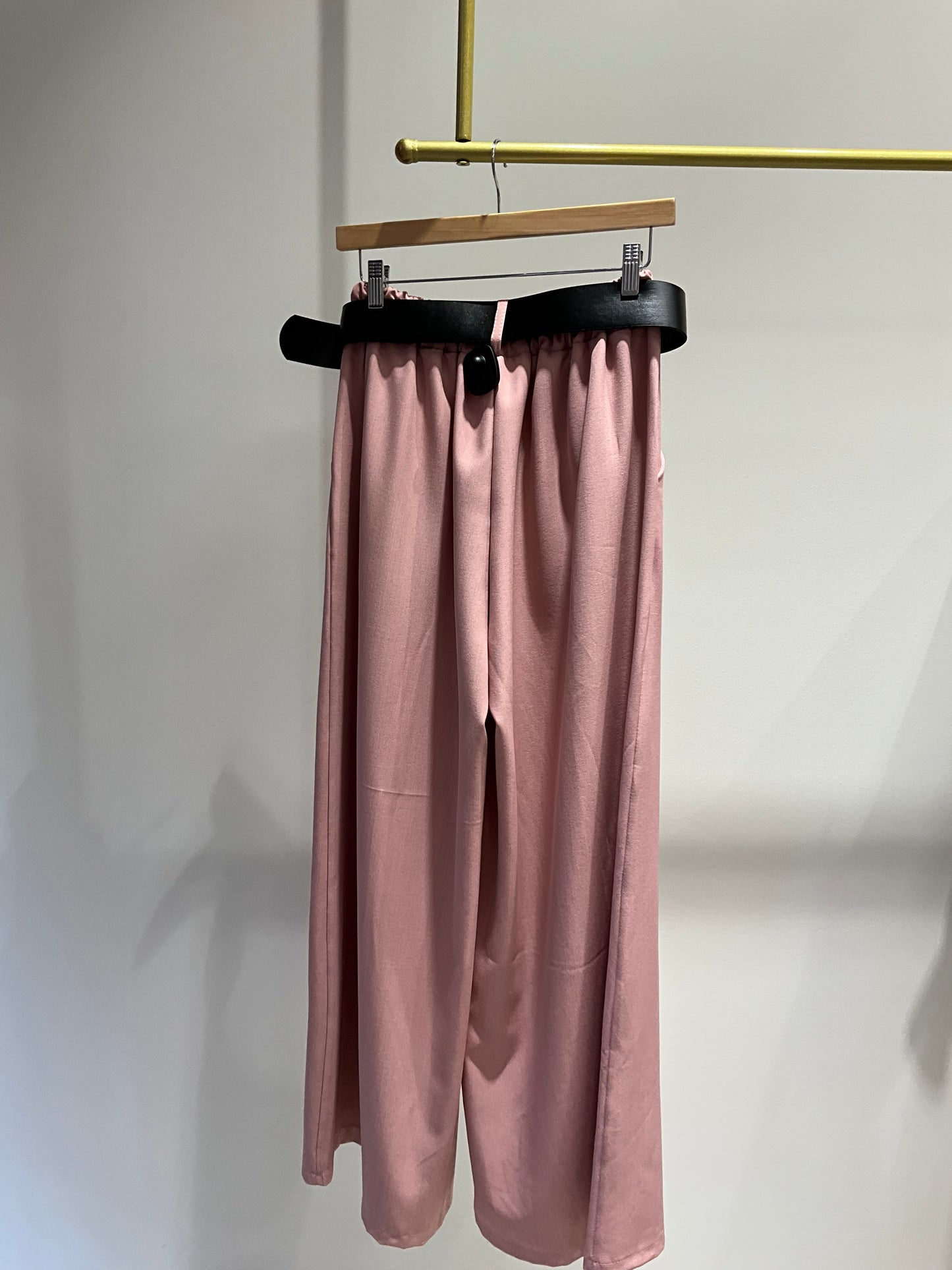PANTALÓN ROSA FLUIDO CINTURÓN