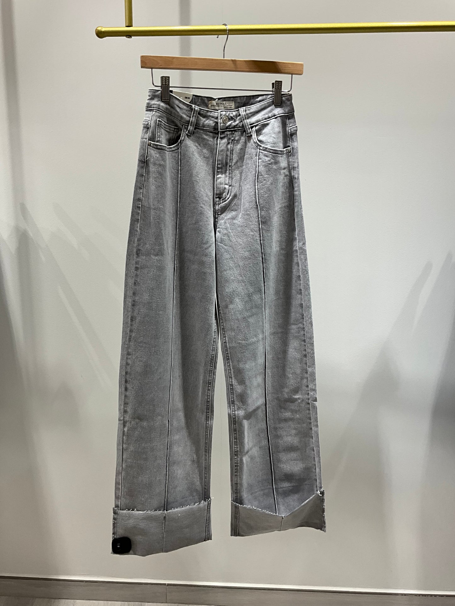 VAQUERO GRIS COSTURAS DELANTERAS