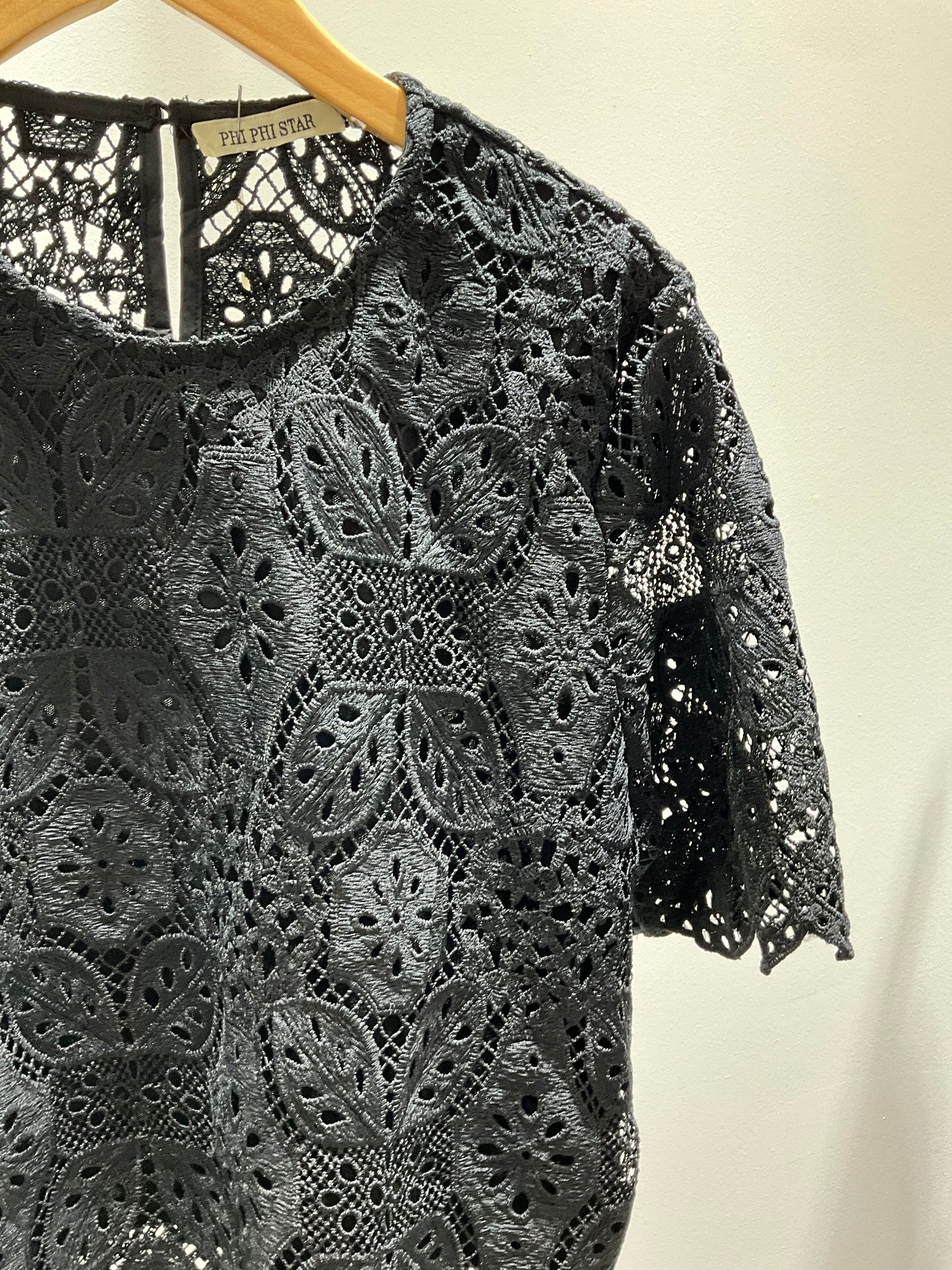 CONJUNTO NEGRO DE FALDA Y BLUSA