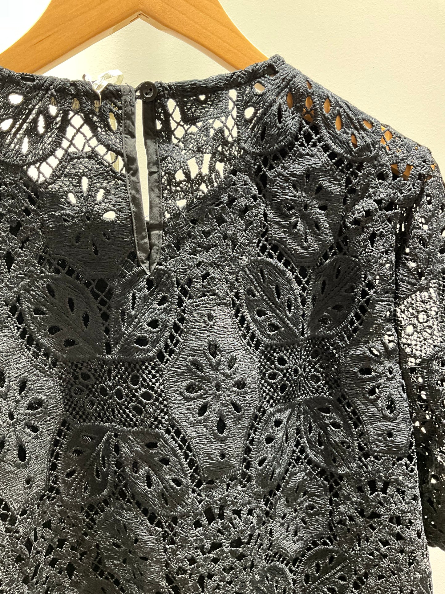 CONJUNTO NEGRO DE FALDA Y BLUSA
