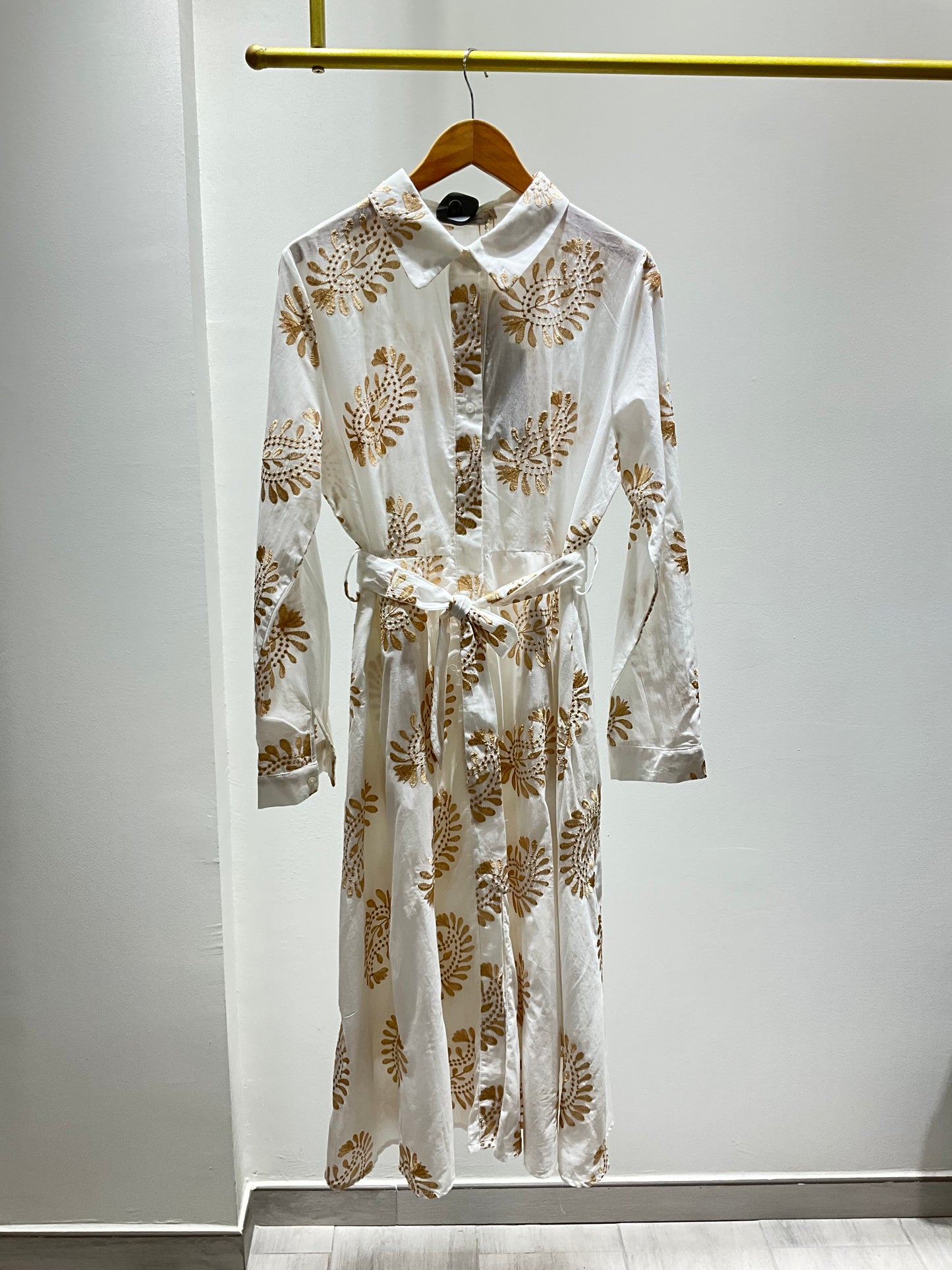 VESTIDO CAMISERO BORDADOS ORO
