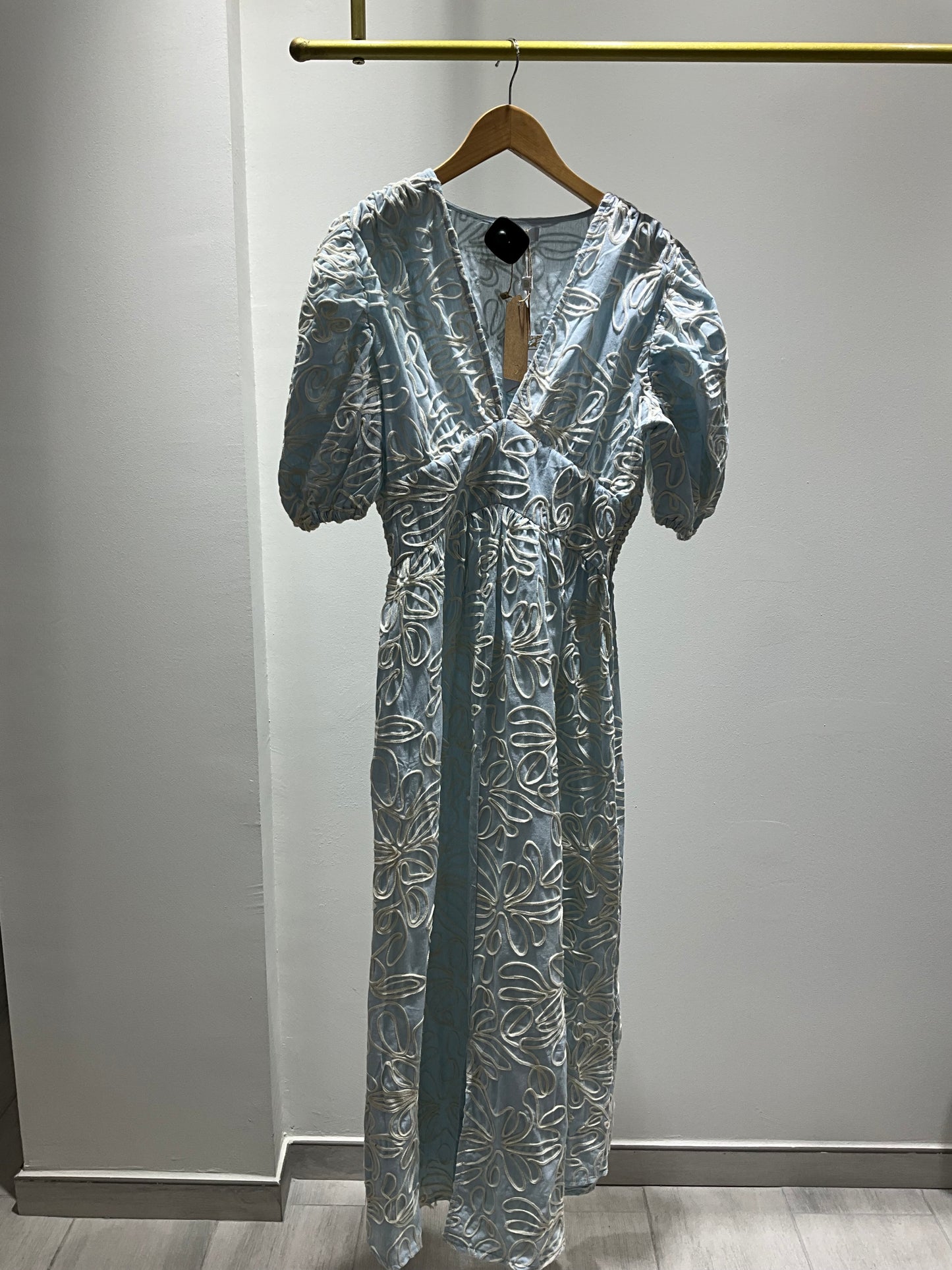 VESTIDO AZUL DETALLES BEIGE