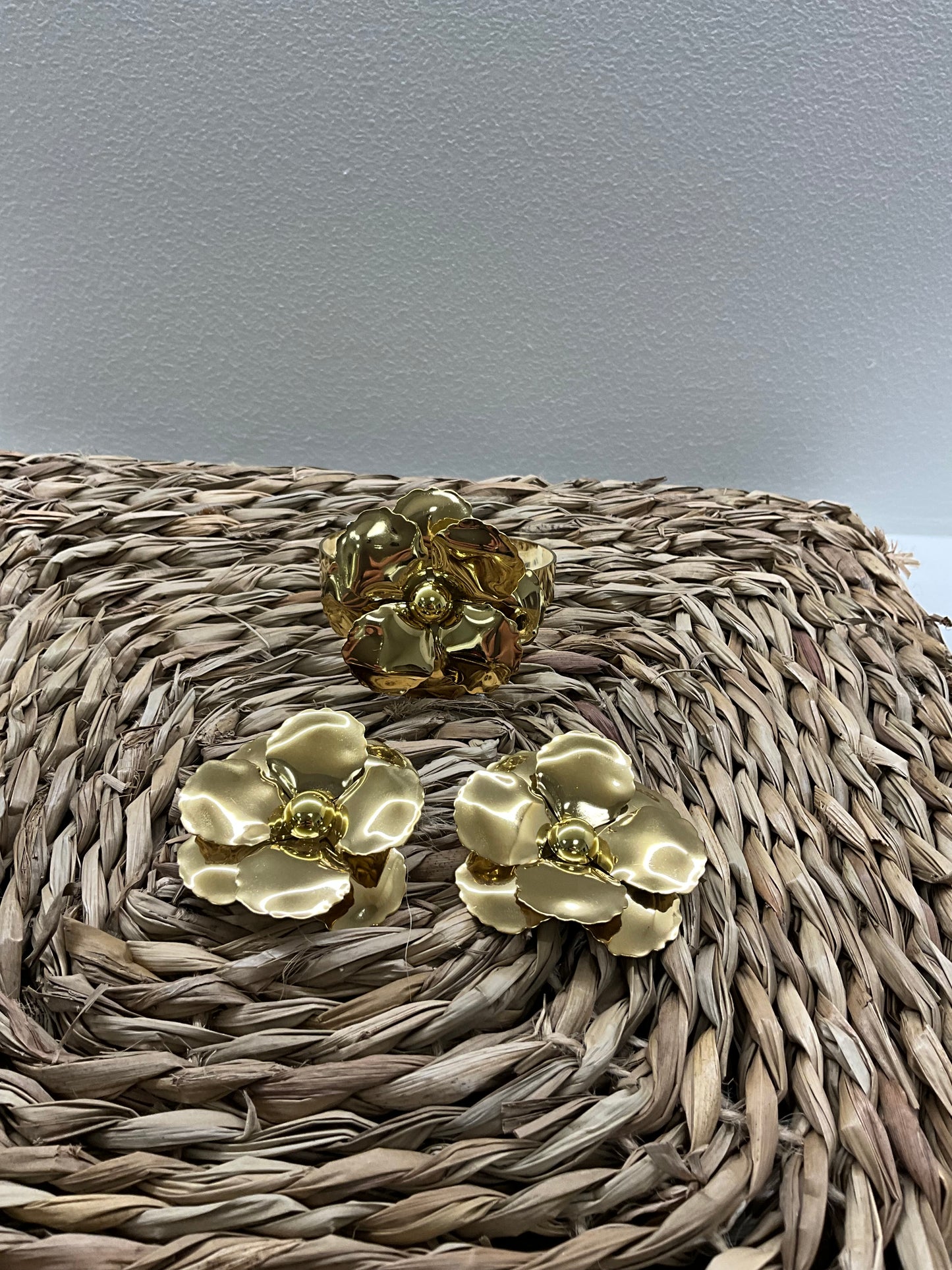 BRAZALETE FLOR DORADA