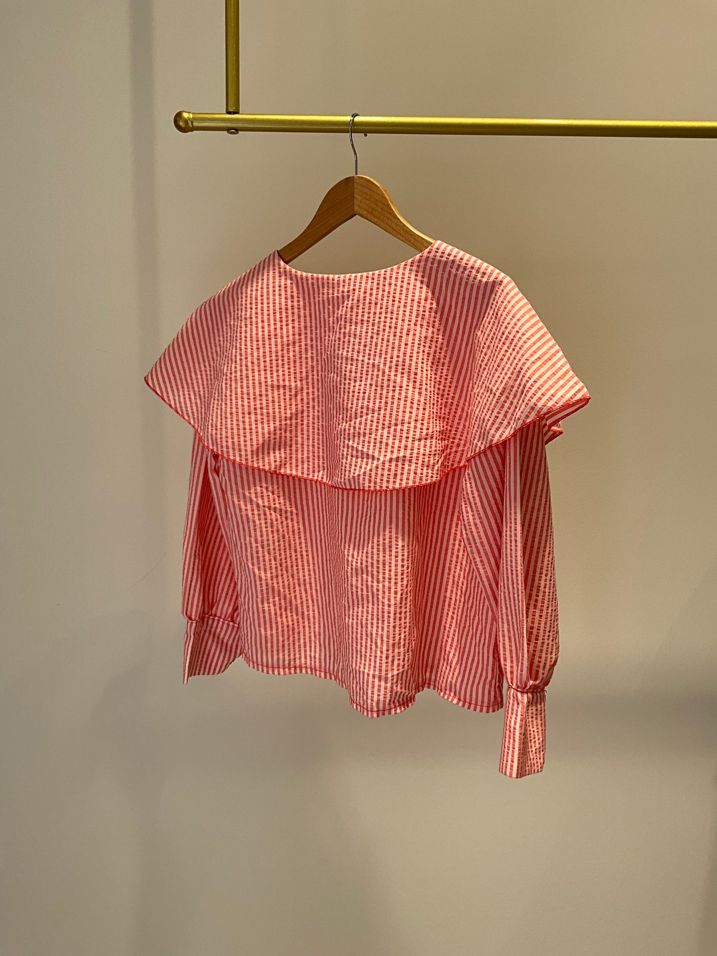 CAMISA A RAYAS ROJO Y BLANCO
