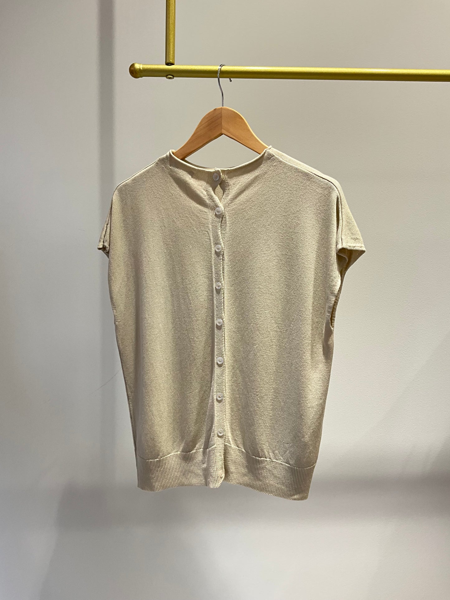JERSEY BEIGE DE PUNTO BOTONES