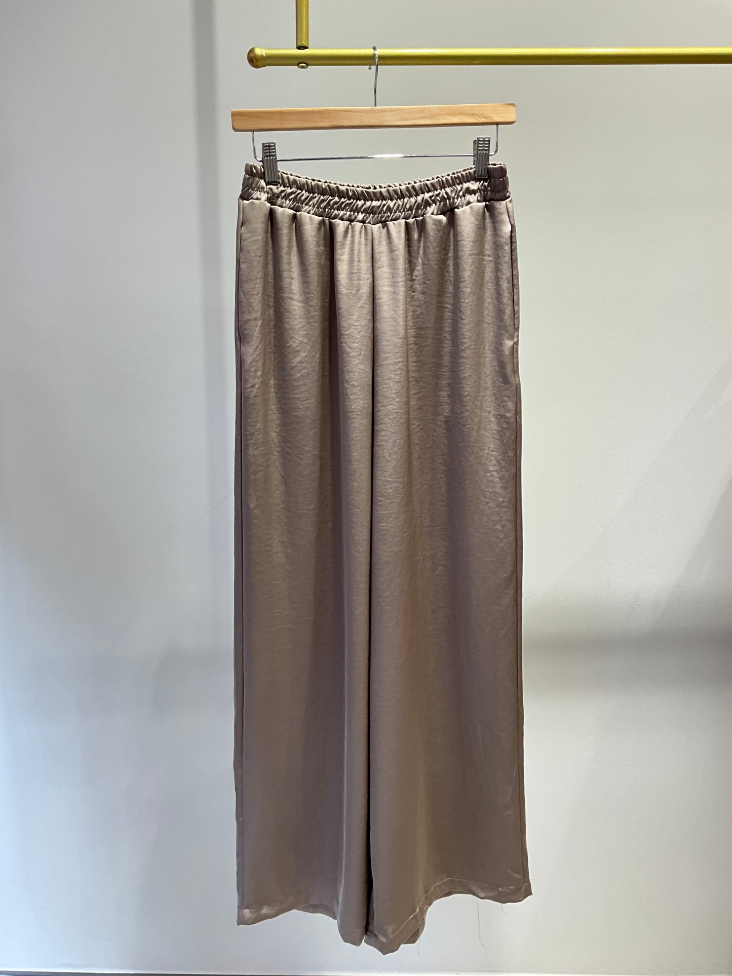 PANTALÓN FLUIDO SATINADO CHAMPAN