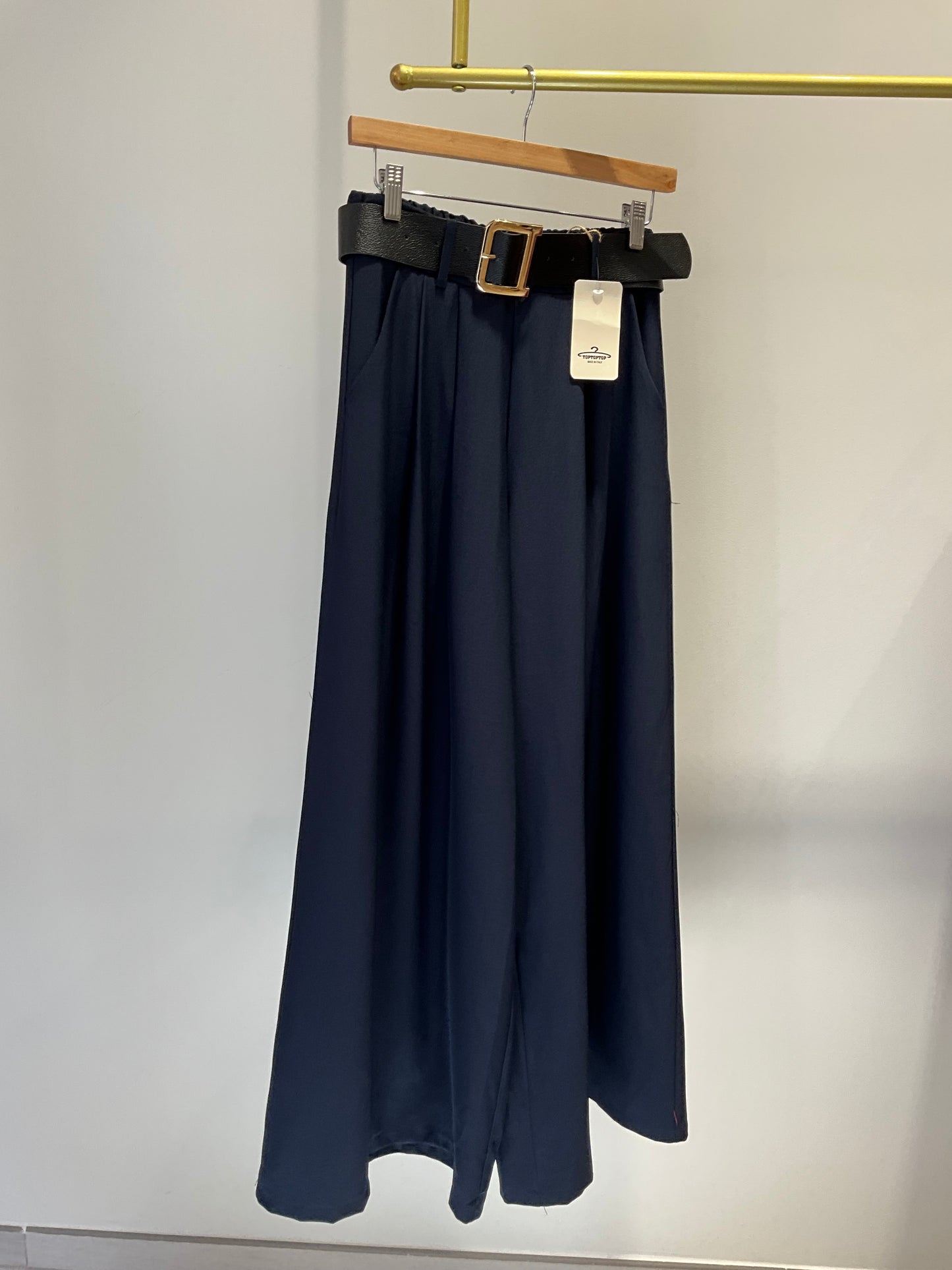 PANTALÓN FLUIDO MARINO CON CINTURÓN