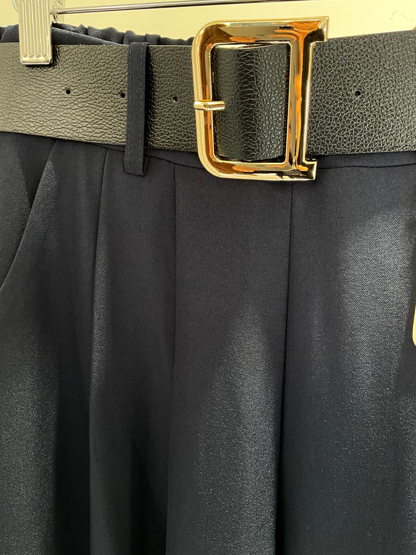 PANTALÓN FLUIDO MARINO CON CINTURÓN
