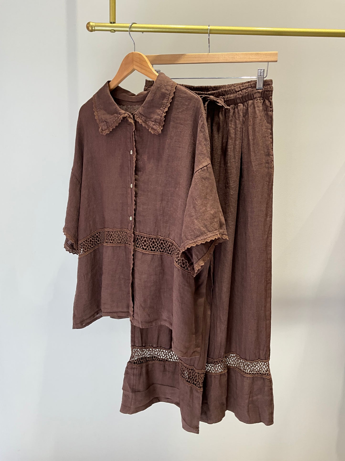 CONJUNTO DE LINO MARRÓN