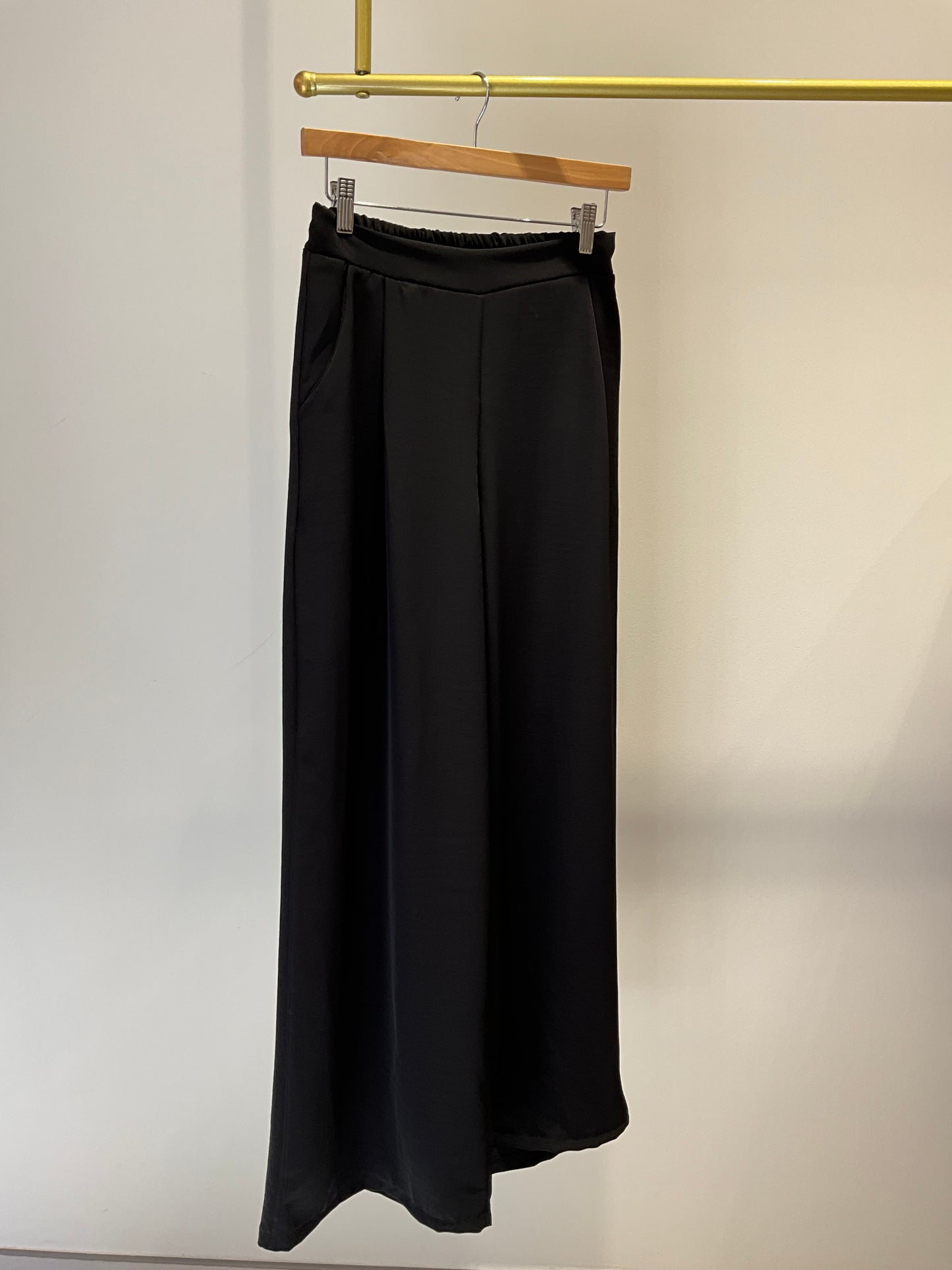 PANTALÓN FLUIDO NEGRO
