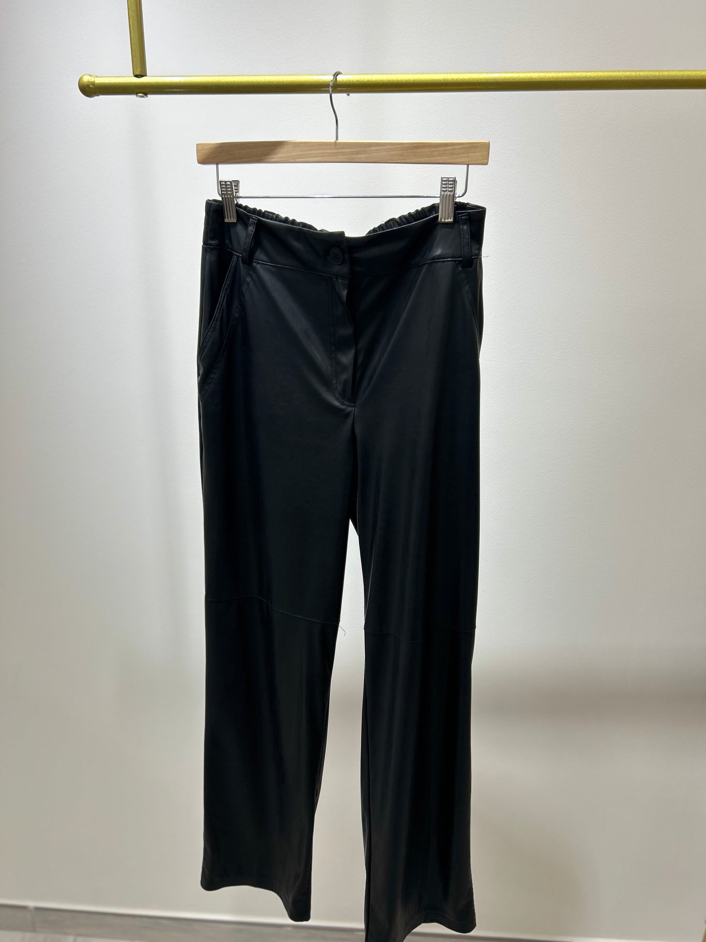 PANTALÓN POLIPIEL NEGRO BOCETTO