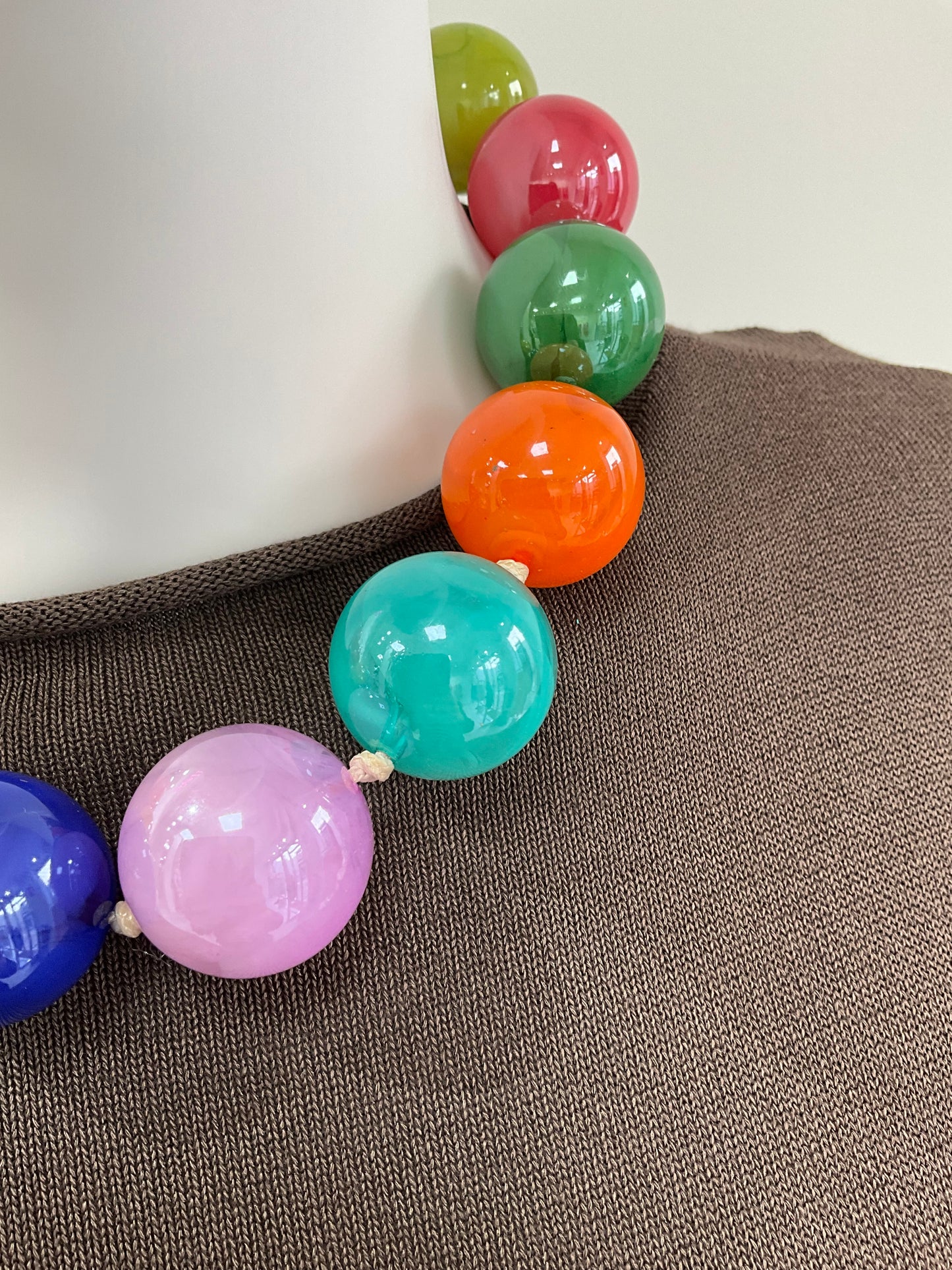 COLLAR BOLAS GRANDES COLORES