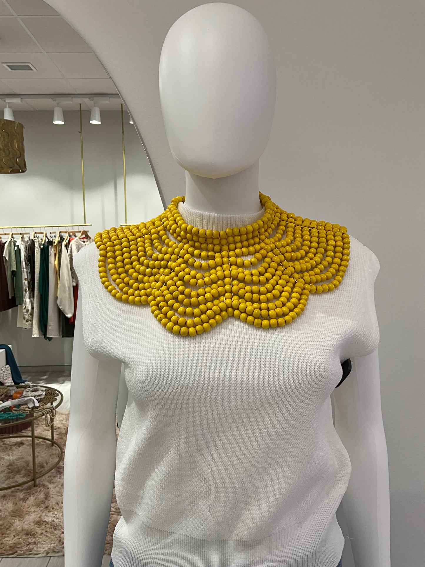 COLLAR CUELLO BOLAS AMARILLO