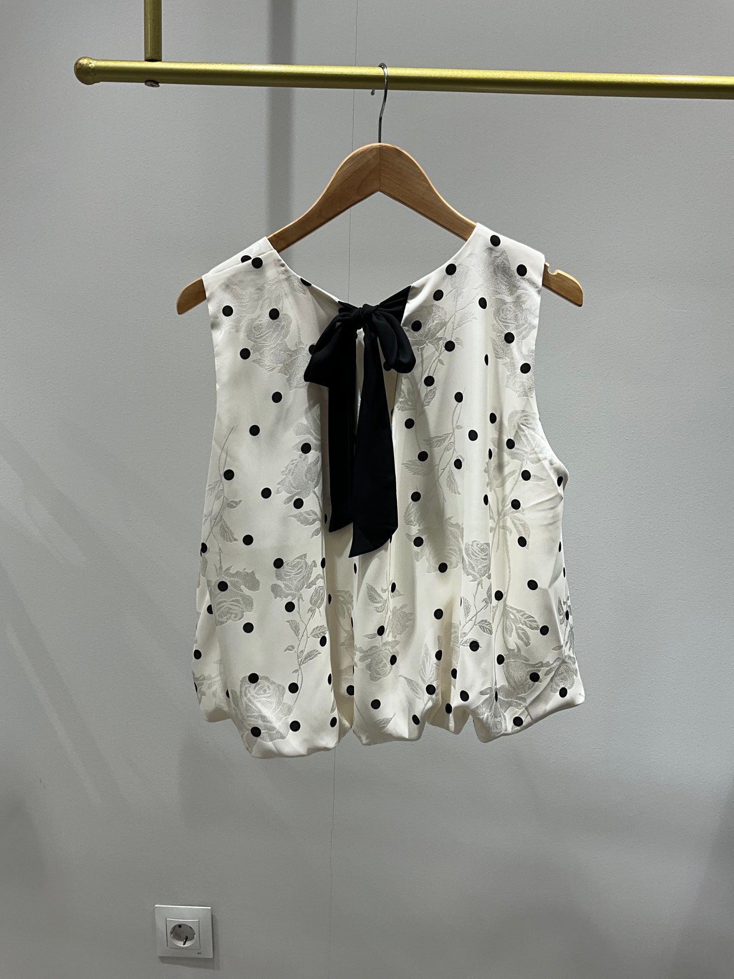 BLUSA SATINADA ESTAMPADA LAZO ESPALDA