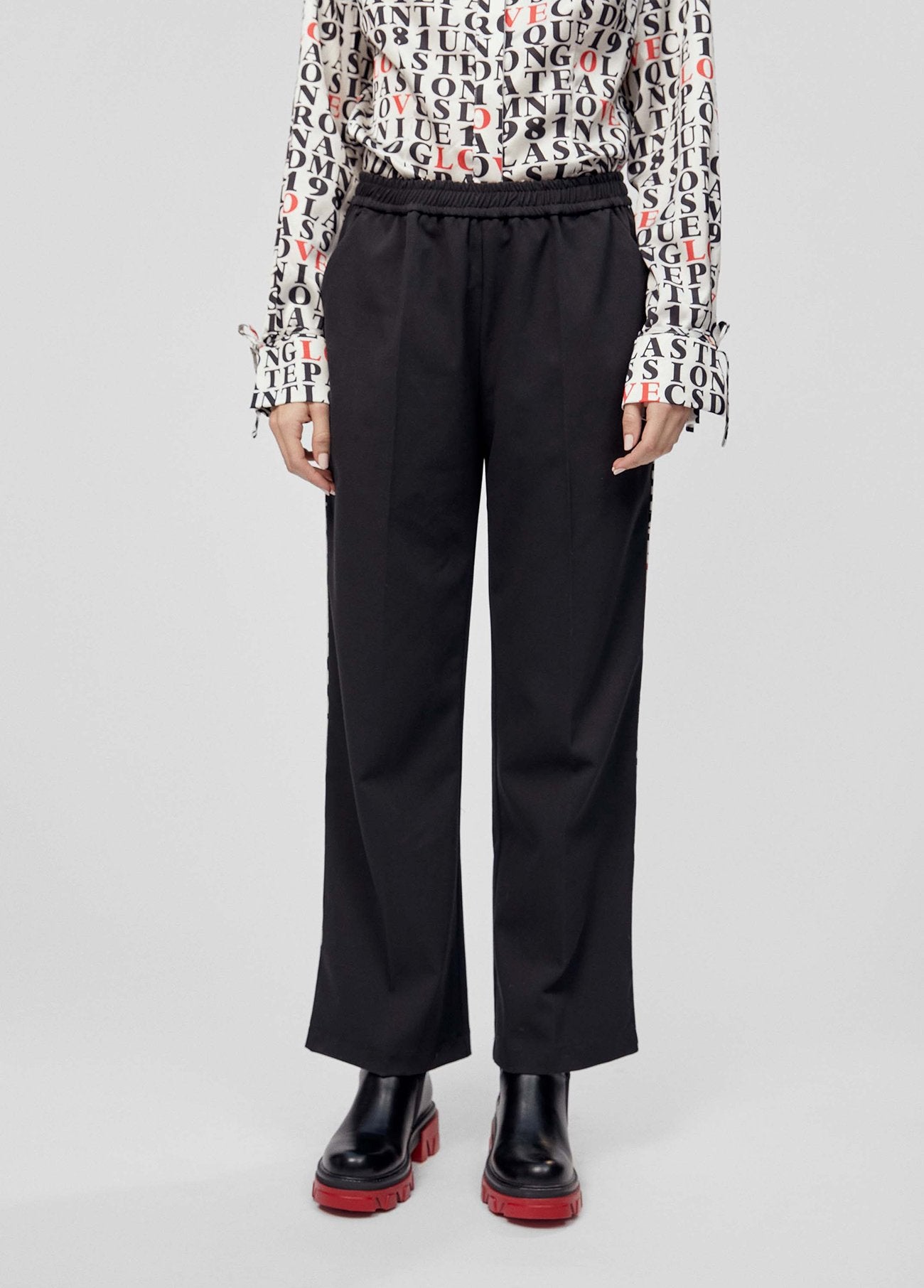 PANTALÓN DEPORTIVO LOLA CASADEMUNT