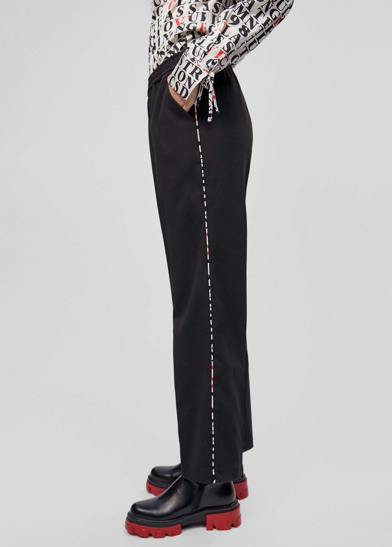 PANTALÓN DEPORTIVO LOLA CASADEMUNT