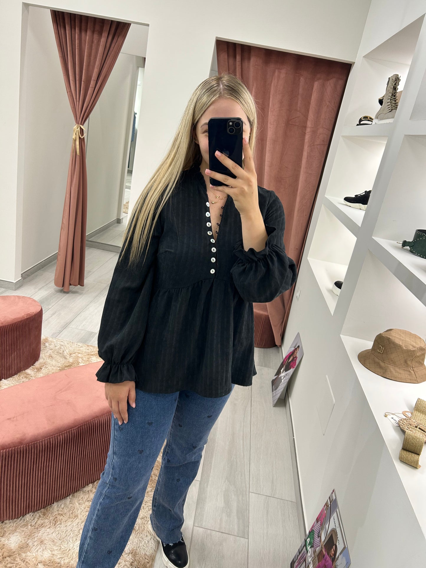 PANTALÓN VAQUERO CORAZONES NEGROS