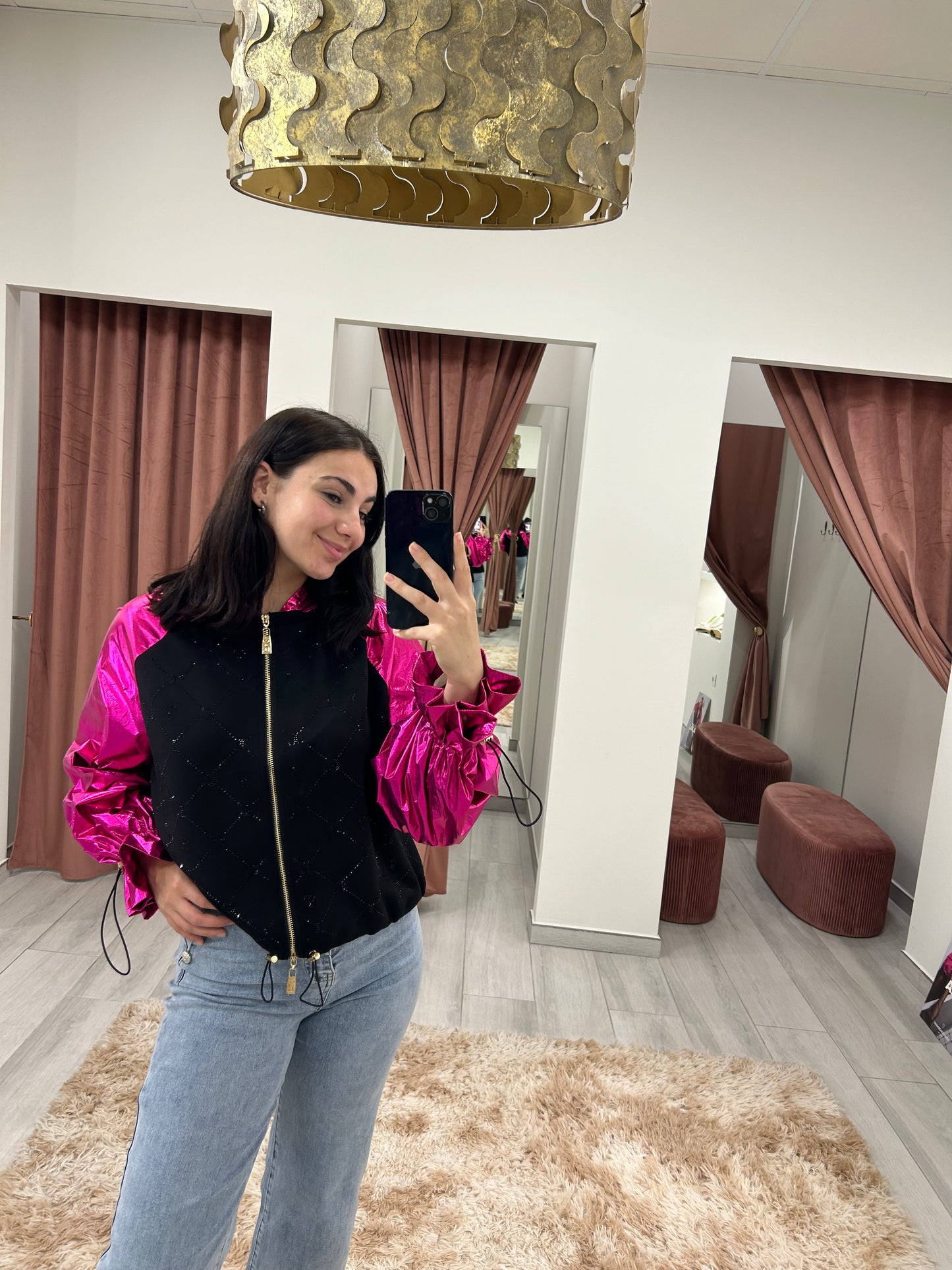 CORTAVIENTOS NEGRO Y FUCSIA LOLA CASADEMUNT