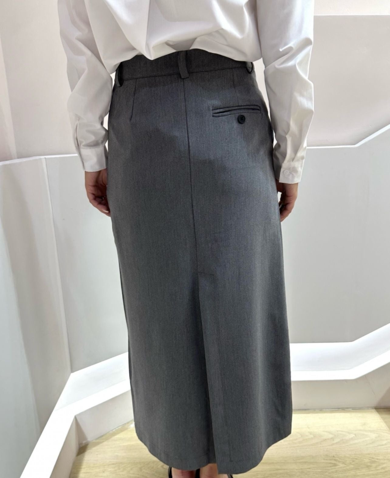 FALDA GRIS DETALLE BOTONES