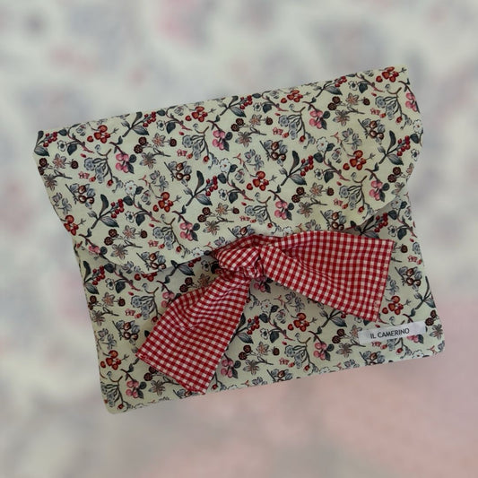 FUNDA TABLET, LIBROS. CUADRO Y FLORES