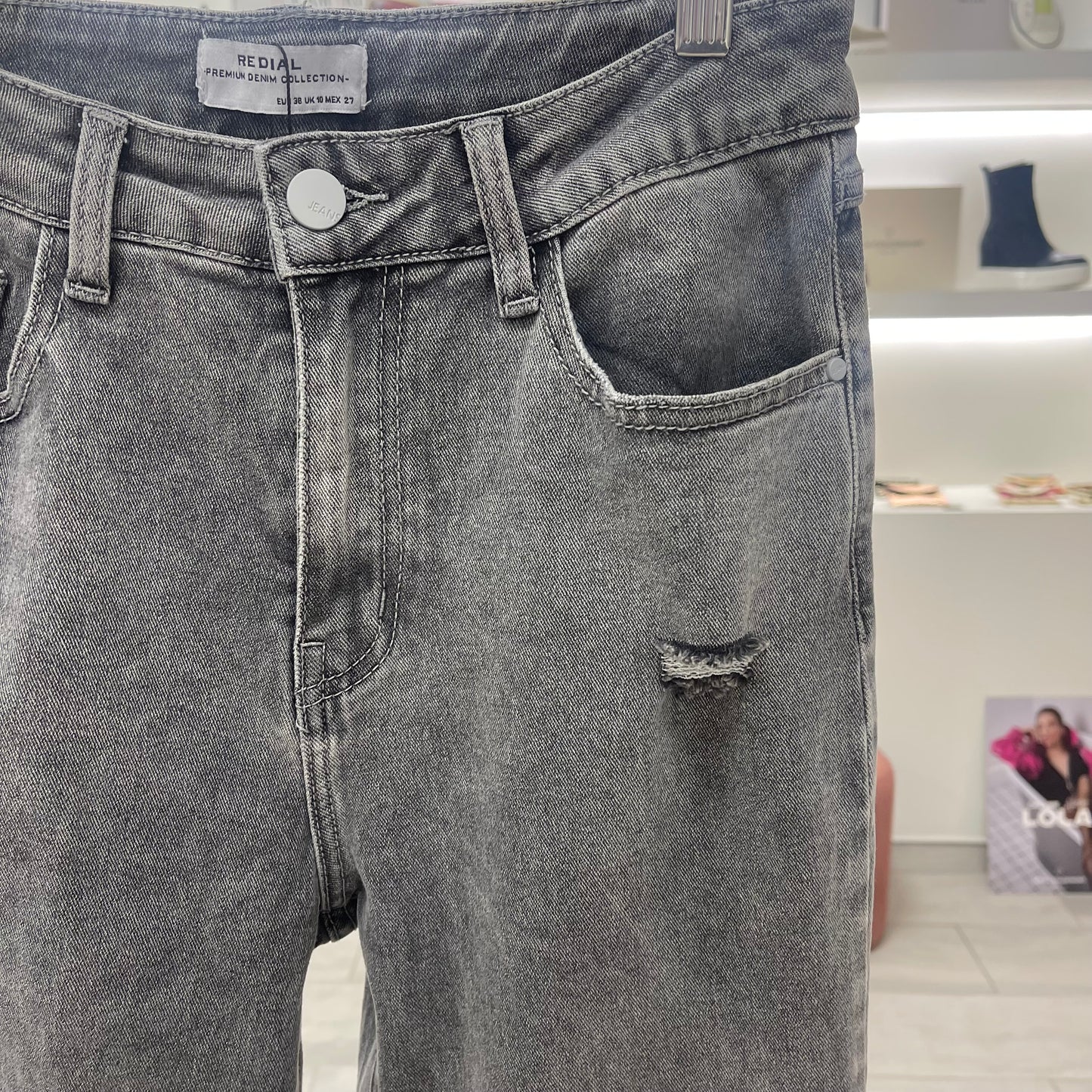 PANTALÓN VAQUERO GRIS