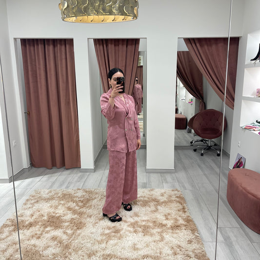 TRAJE SATINADO ROSA ESTAMPADO FLORES