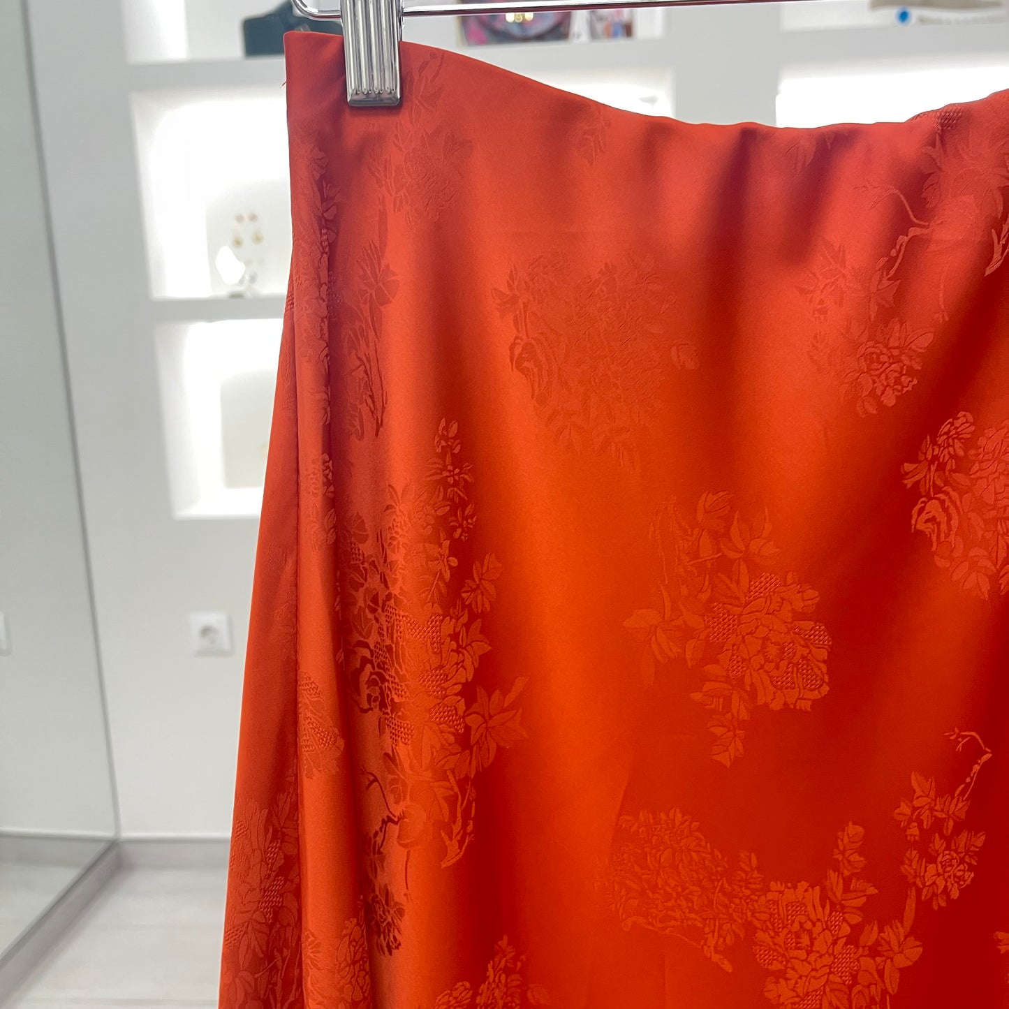 FALDA SATINADA NARANJA