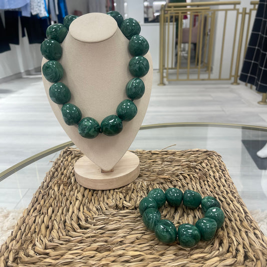 COLLAR BOLAS VERDE