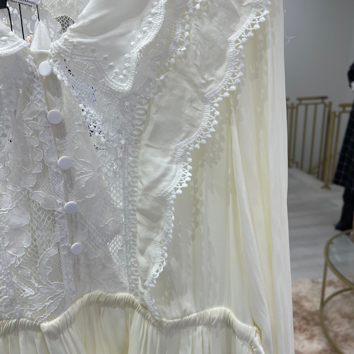 VESTIDO CRUDO DETALLES ENCAJE