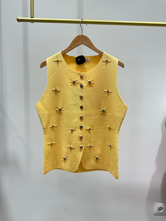 CHALECO HILO AMARILLO ABALORIOS